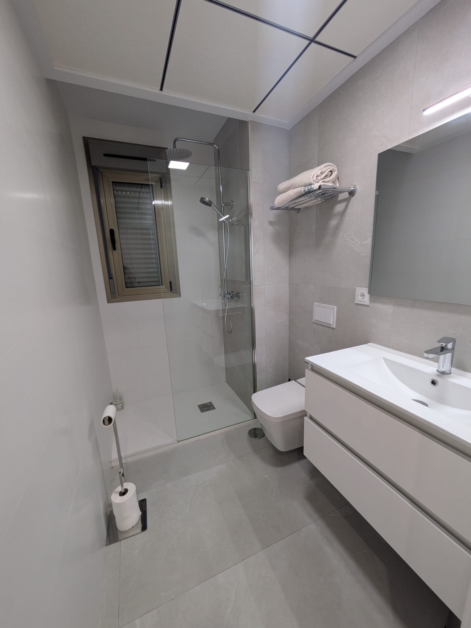 For sale - 2 Bathroom villa in Villamartin -  - Alicante