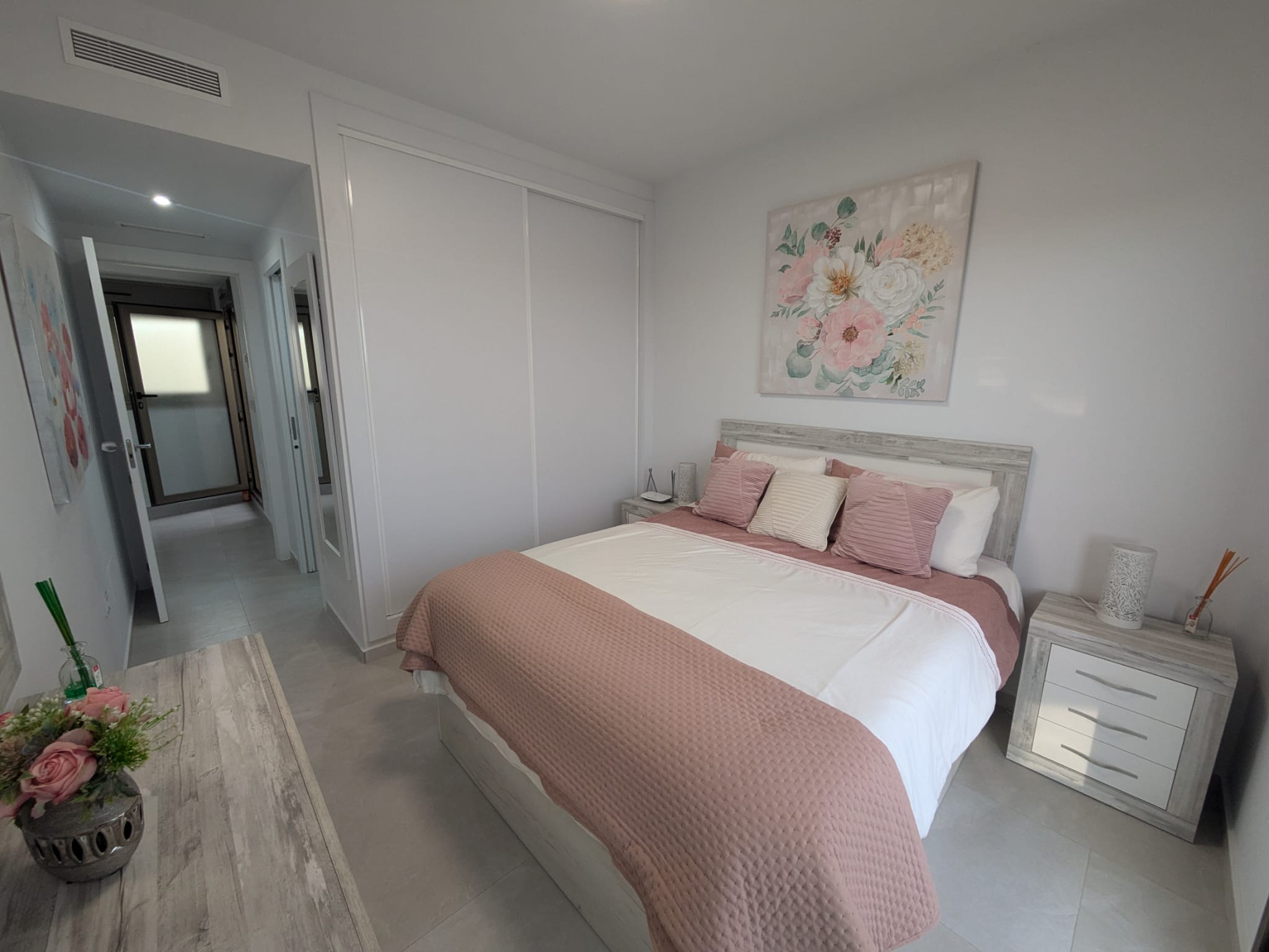 For sale - 2 Bathroom villa in Villamartin -  - Alicante