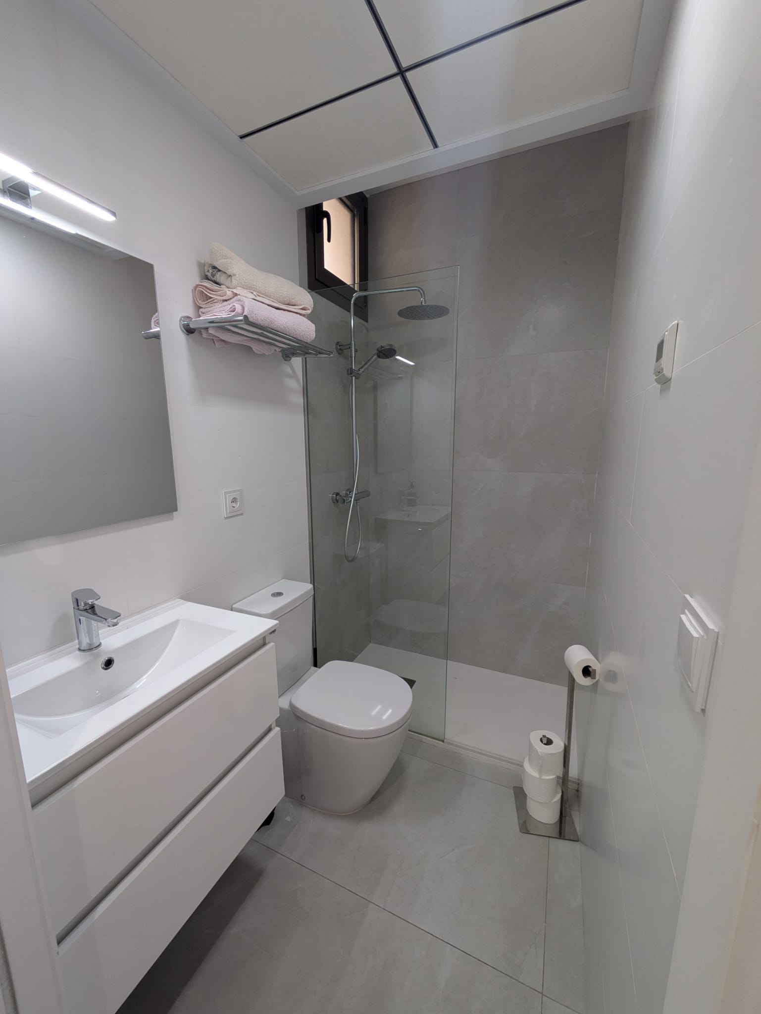 For sale - 2 Bathroom villa in Villamartin -  - Alicante