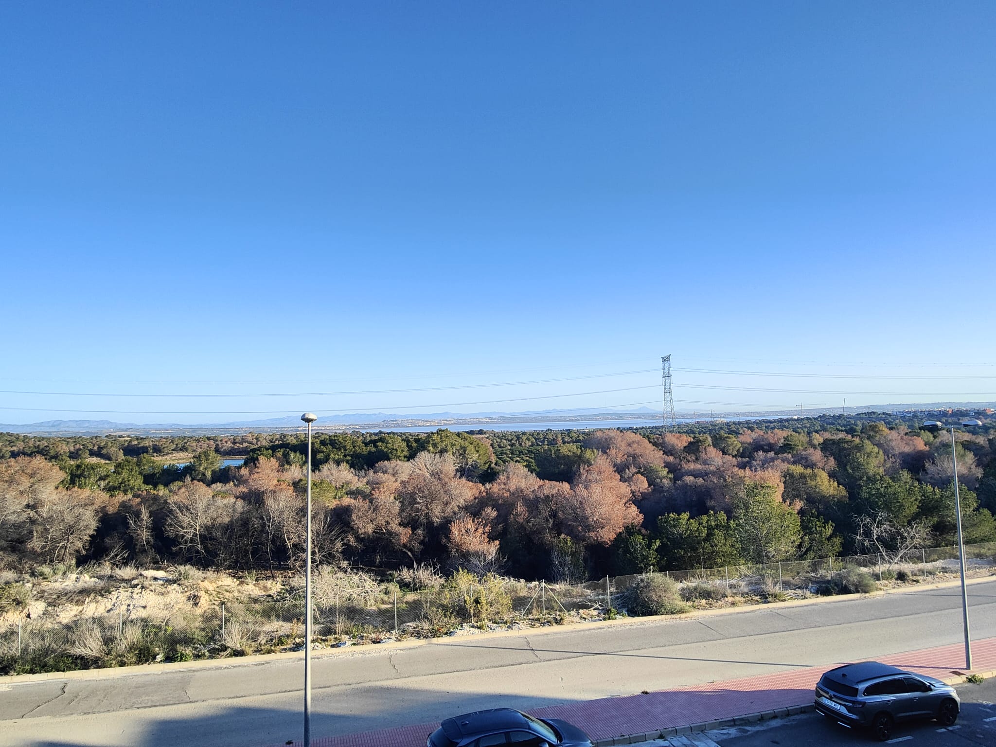 For sale - 2 Bathroom villa in Villamartin -  - Alicante