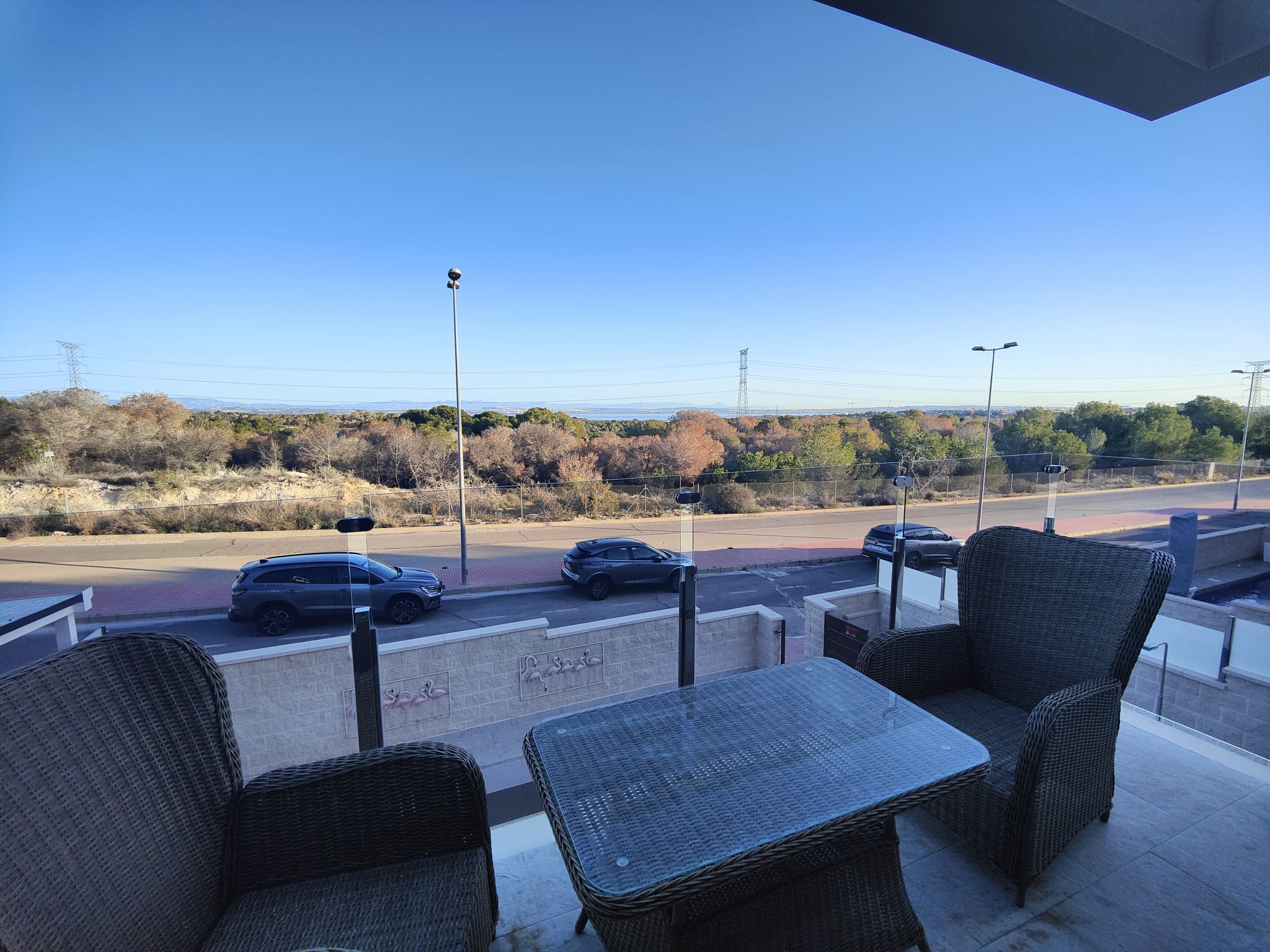 For sale - 2 Bathroom villa in Villamartin -  - Alicante