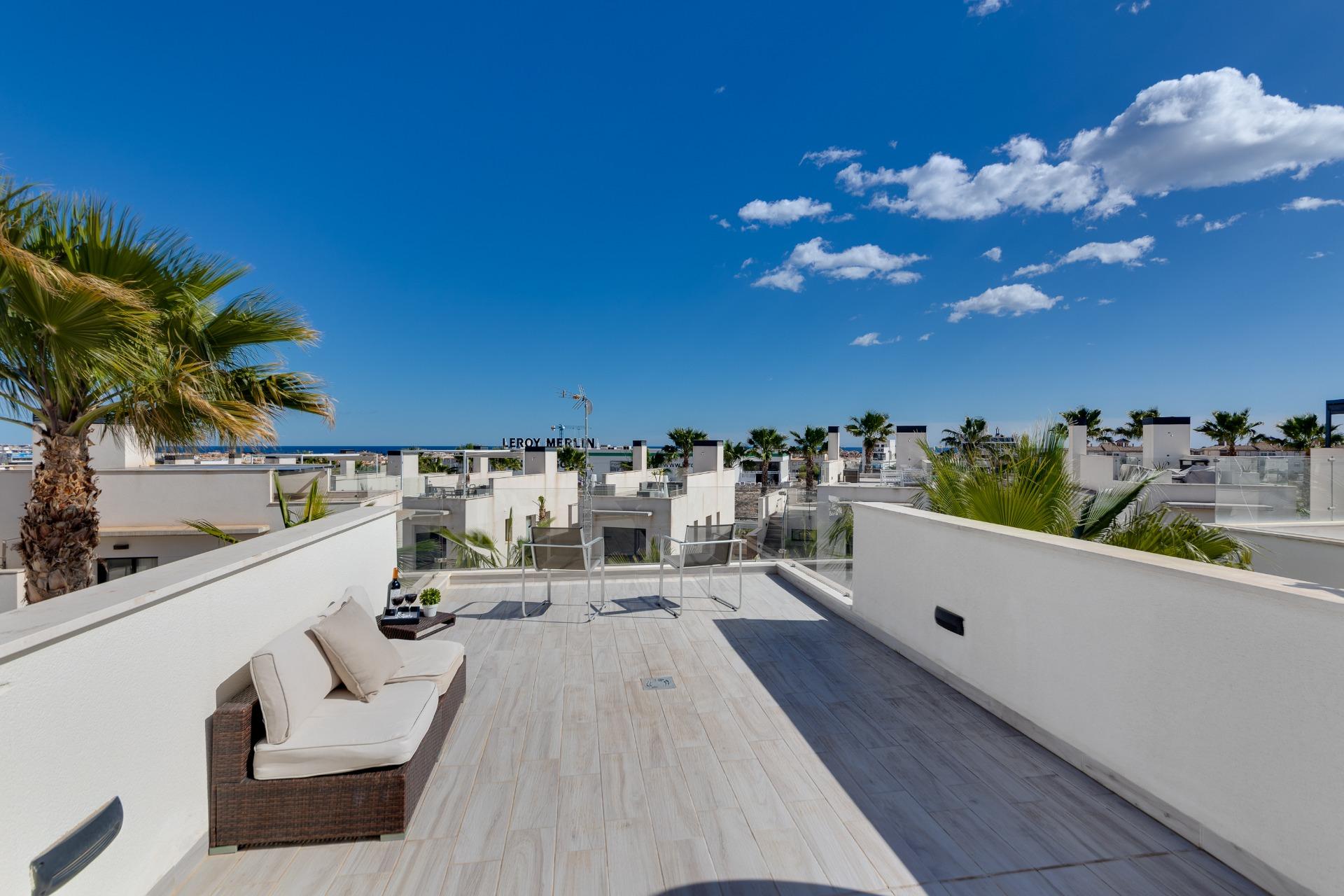 For sale - 3 Bedroom 2 Bathroom villa in Lomas De Cabo Roig -  - Alicante