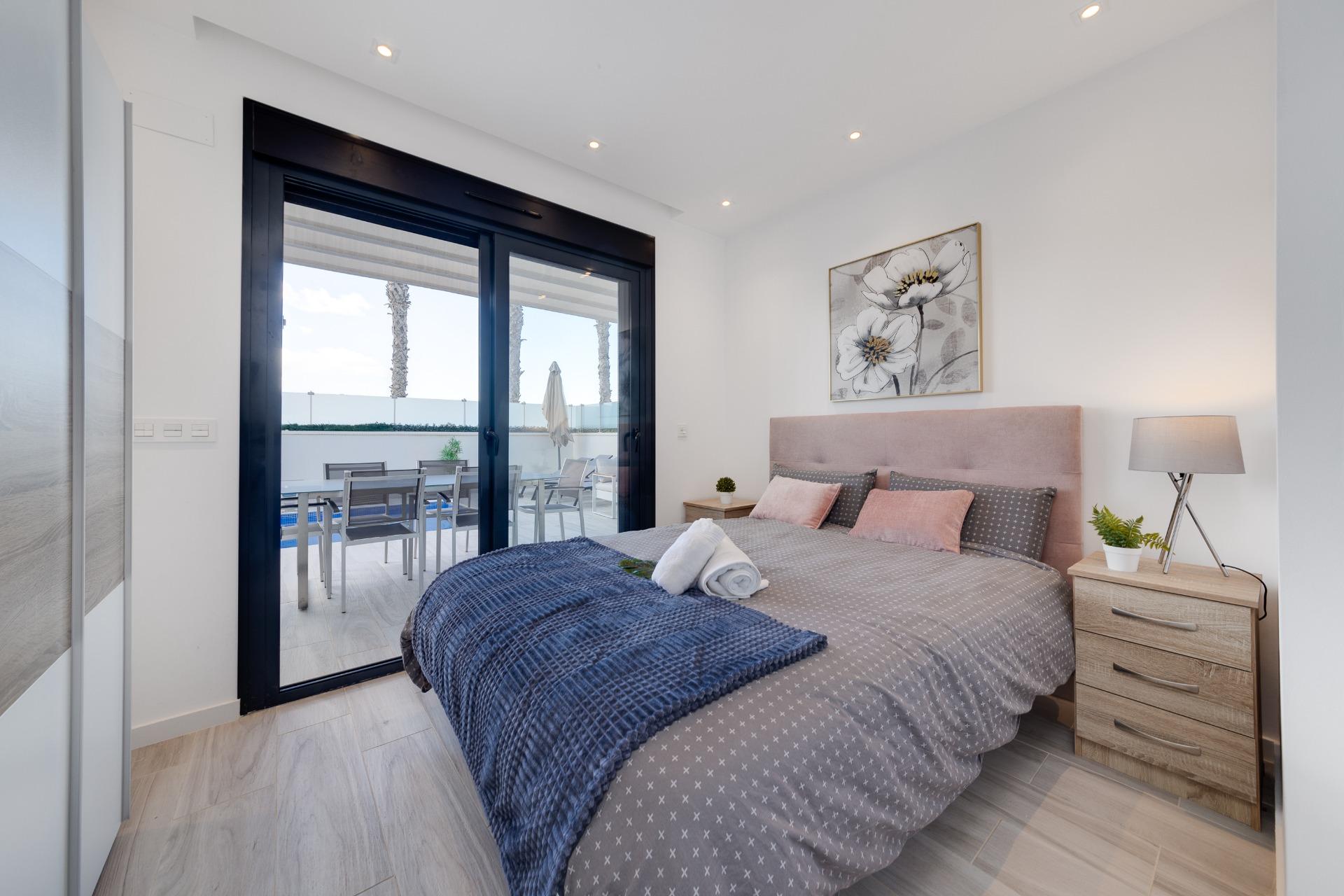 For sale - 3 Bedroom 2 Bathroom villa in Lomas De Cabo Roig -  - Alicante