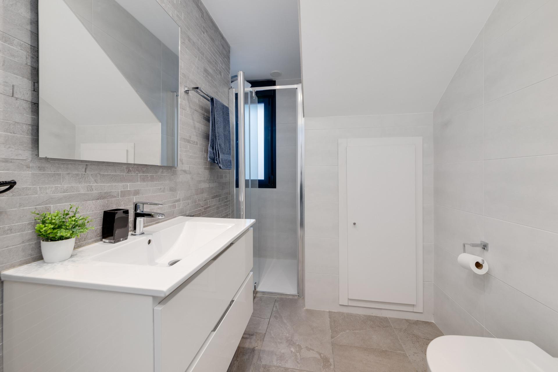 For sale - 3 Bedroom 2 Bathroom villa in Lomas De Cabo Roig -  - Alicante