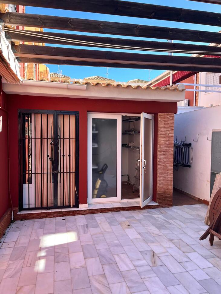 For sale - 4 Bedroom 2 Bathroom Semi Detached in Torre de La Horadada - Costa Blanca  - Alicante