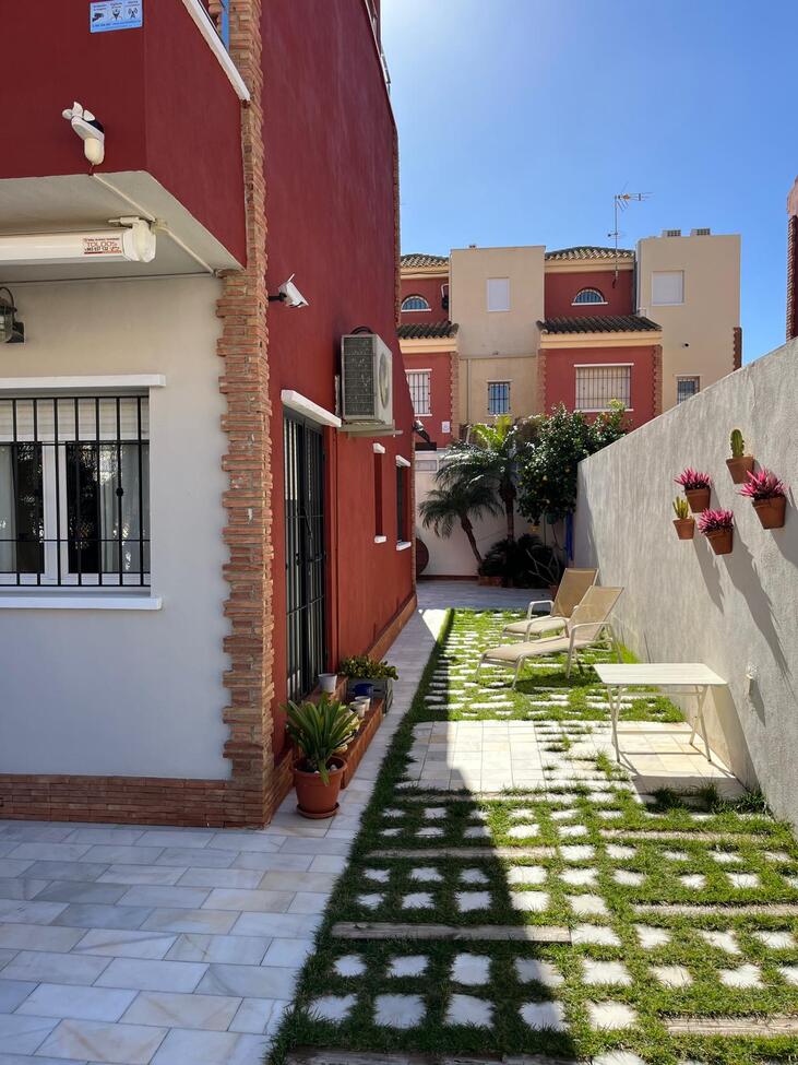 For sale - 4 Bedroom 2 Bathroom Semi Detached in Torre de La Horadada - Costa Blanca  - Alicante