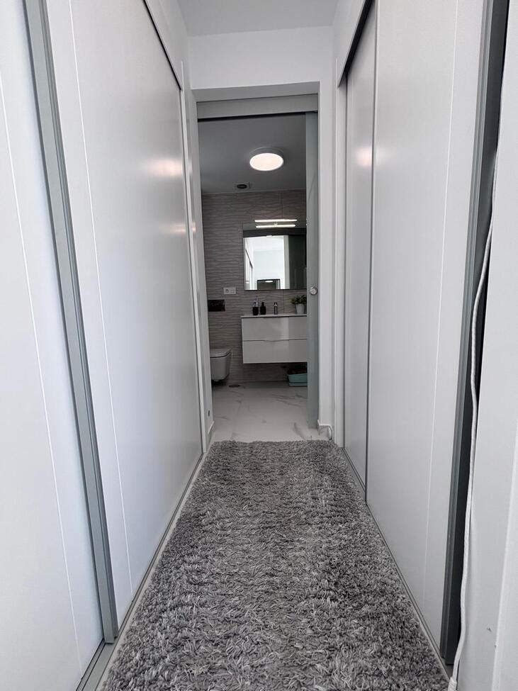 For sale - 5 Bedroom 3 Bathroom Villa in Villamartin - Pau 8  - Alicante