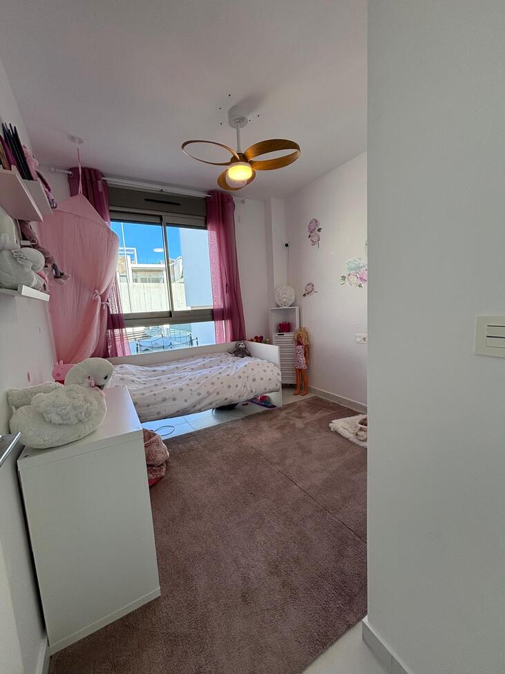 For sale - 5 Bedroom 3 Bathroom Villa in Villamartin - Pau 8  - Alicante