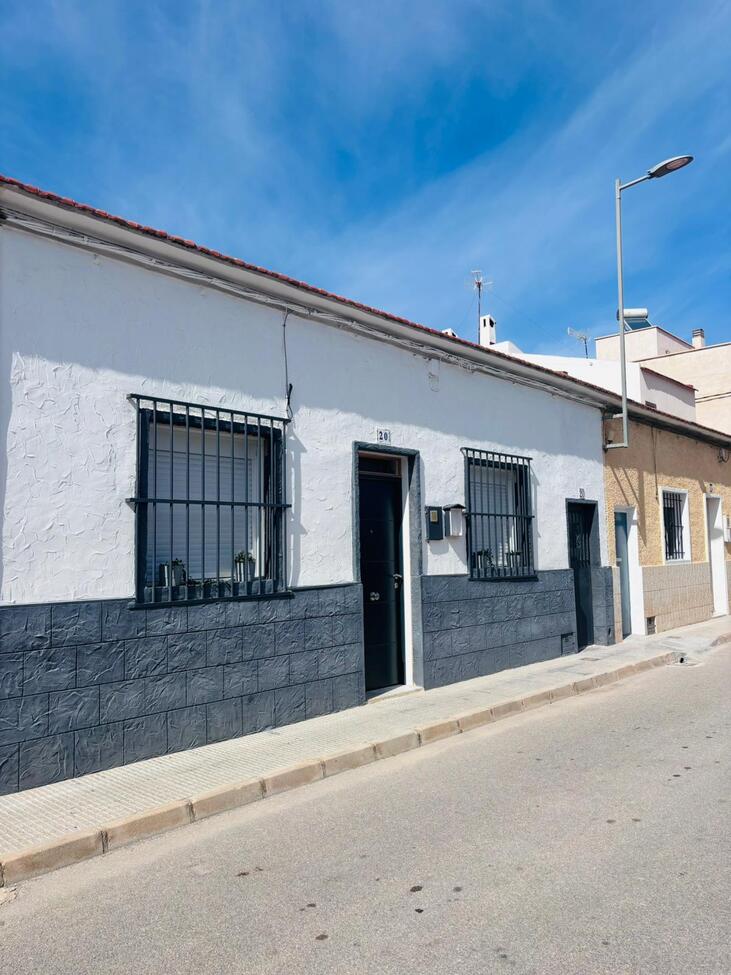 For sale - 4 Bedroom 2 Bathroom Town House in San Miguel de Salinas - Costa Blanca  - Alicante