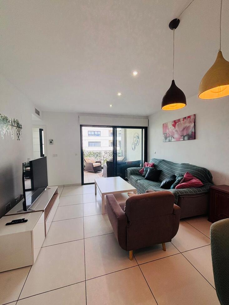 For sale - 2 Bedroom 2 Bathroom Apartment in Villamartin -  - Alicante