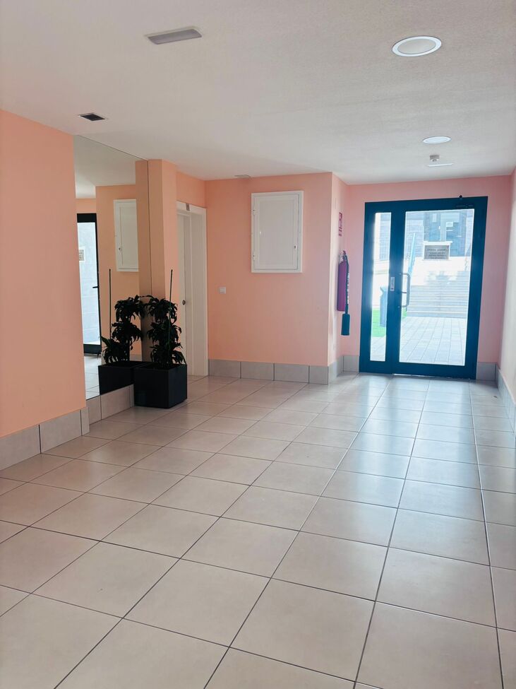 For sale - 2 Bedroom 2 Bathroom Apartment in Villamartin -  - Alicante