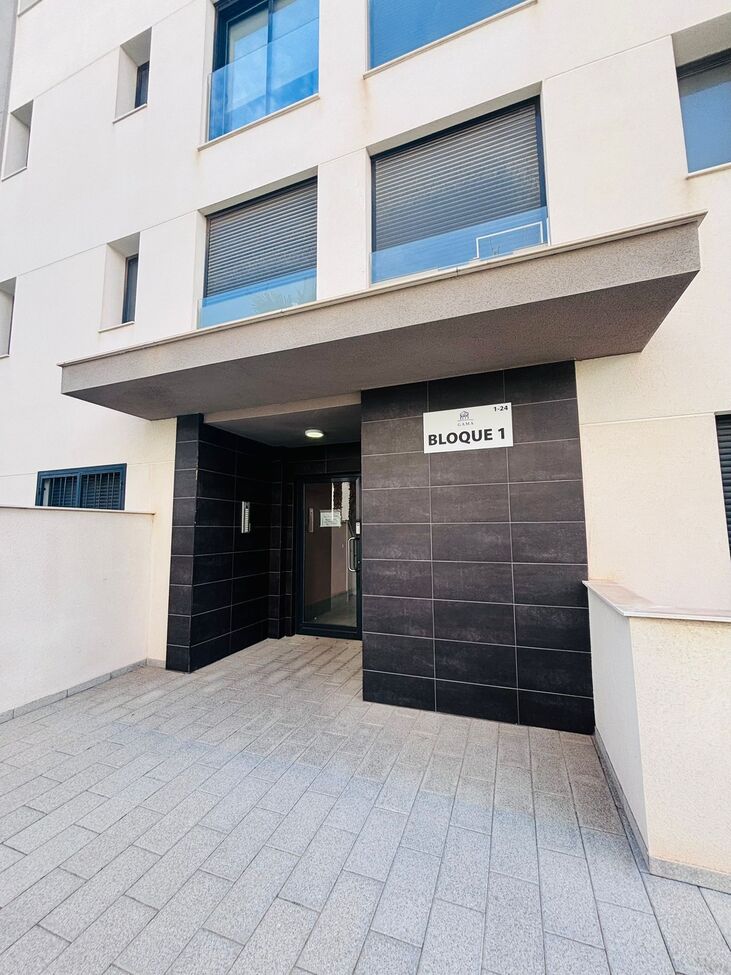 For sale - 2 Bedroom 2 Bathroom Apartment in Villamartin -  - Alicante