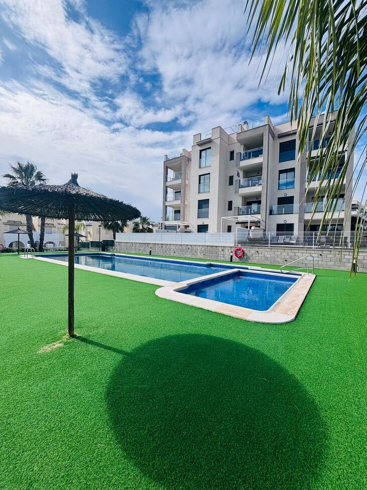 For sale - 2 Bedroom 2 Bathroom Apartment in Villamartin -  - Alicante