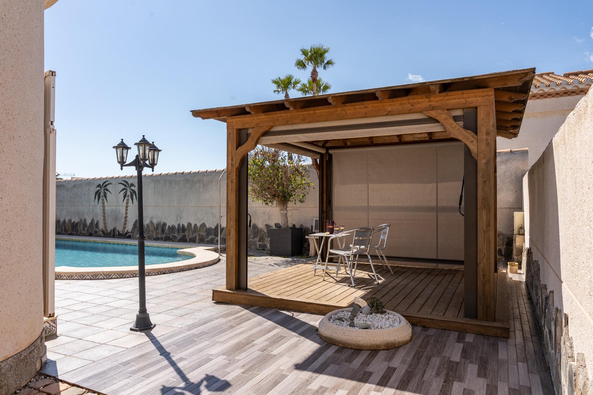 For sale - 3 Bedroom 3 Bathroom Villa in Playa Flamenca - Playa Flamenca  - Alicante
