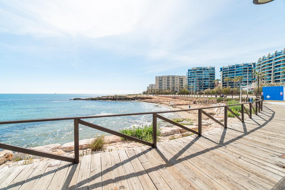 For sale - 2 Bedroom 2 Bathroom Flat in Orihuela Costa - Rocio del Mar  - Alicante