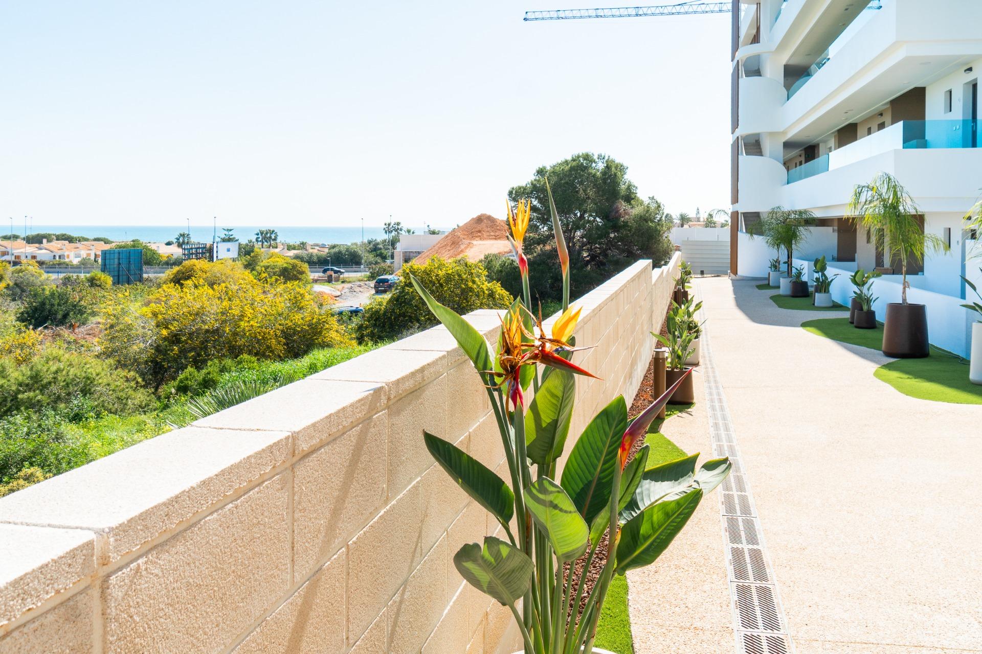 For sale - 3 Bedroom 2 Bathroom Apartment in Playa Flamenca - Playa Flamenca  - Alicante