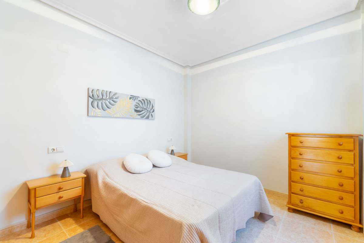 For sale - 3 Bedroom 2 Bathroom Apartment - Middle Floor Apartment in Torrevieja - Torrevieja Centro  - Alicante