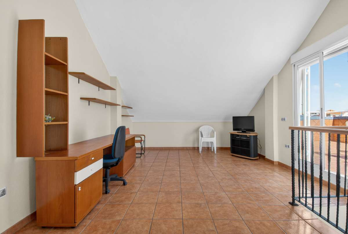 For sale - 5 Bedroom 2 Bathroom House - Detached Villa in San Pedro del Pinatar - Lo Pagan  - Murcia