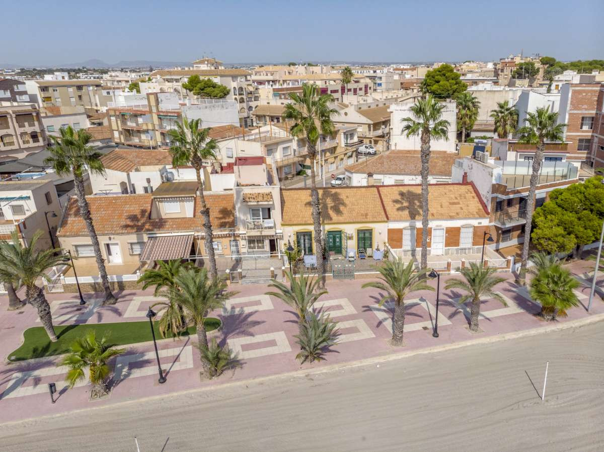 For sale - 5 Bedroom 2 Bathroom House - Detached Villa in San Pedro del Pinatar - Lo Pagan  - Murcia
