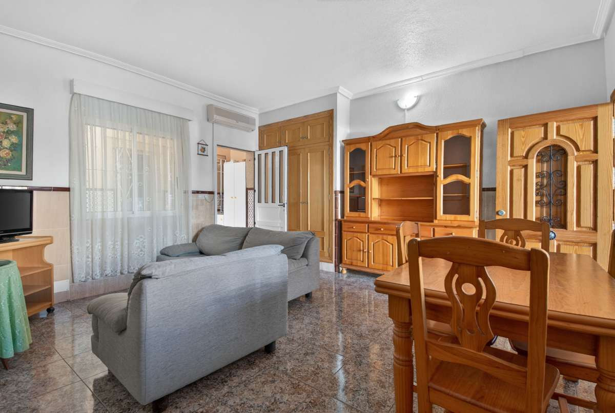 For sale - 5 Bedroom 2 Bathroom House - Detached Villa in San Pedro del Pinatar - Lo Pagan  - Murcia