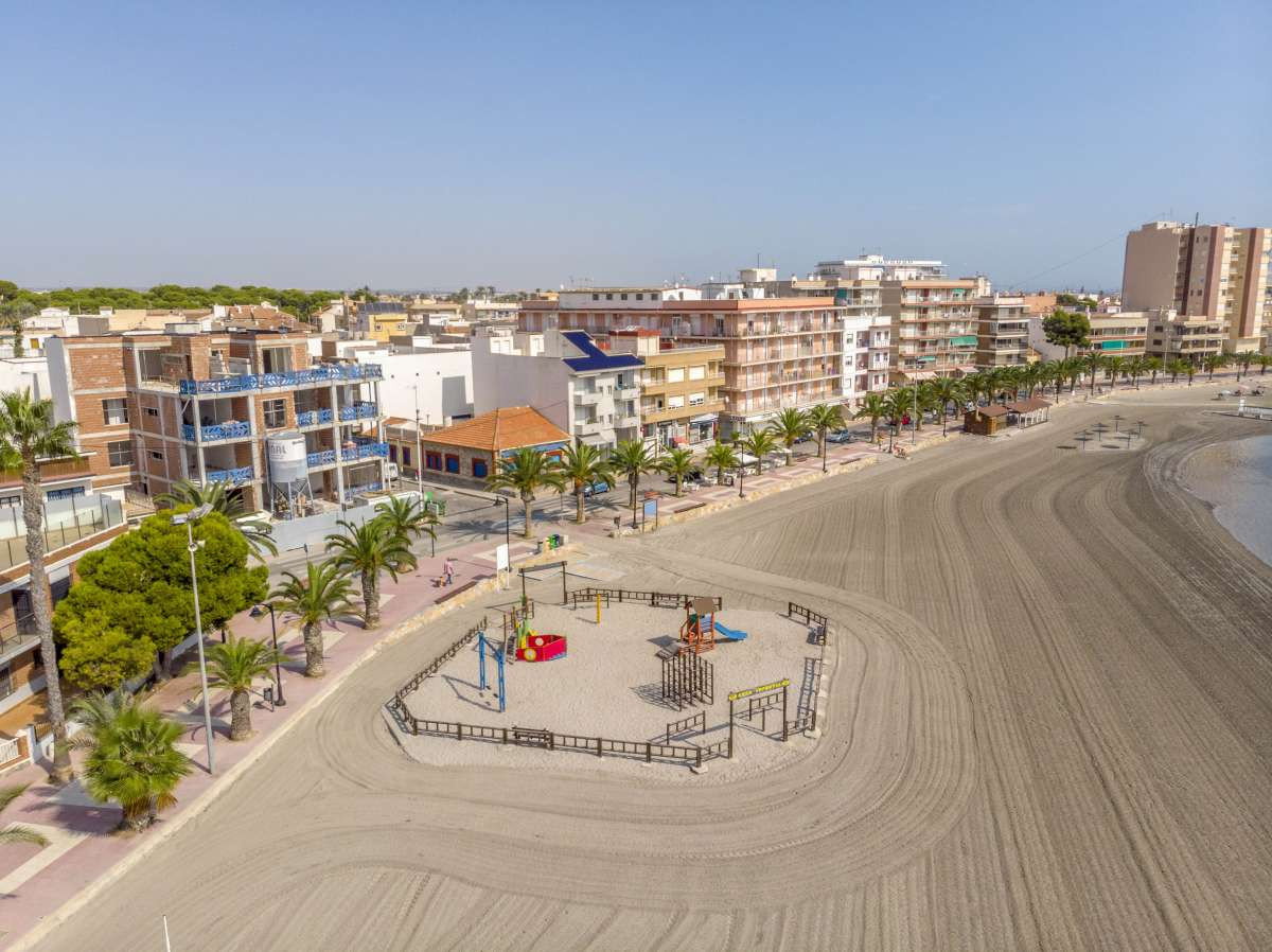 For sale - 5 Bedroom 2 Bathroom House - Detached Villa in San Pedro del Pinatar - Lo Pagan  - Murcia