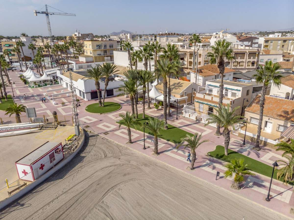For sale - 5 Bedroom 2 Bathroom House - Detached Villa in San Pedro del Pinatar - Lo Pagan  - Murcia