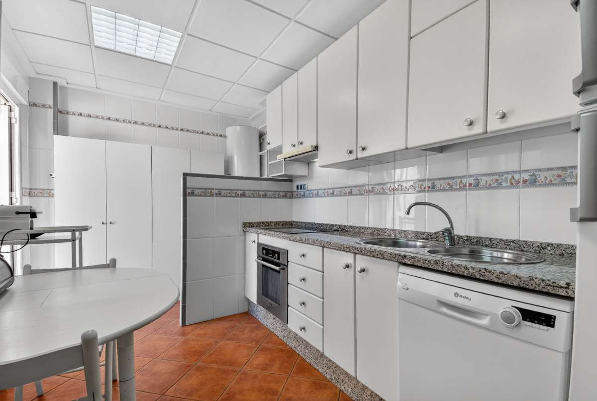 For sale - 5 Bedroom 2 Bathroom House - Detached Villa in San Pedro del Pinatar - Lo Pagan  - Murcia