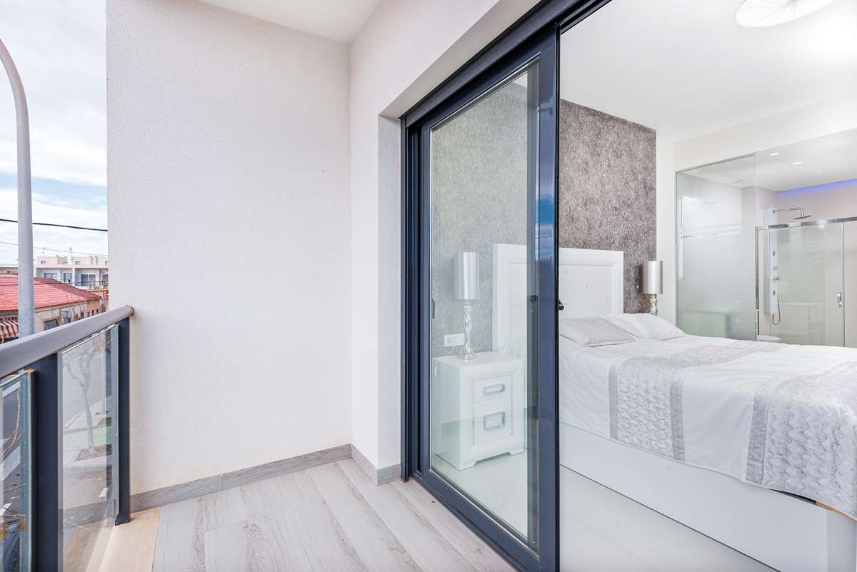 For sale - 2 Bedroom 2 Bathroom Apartment - Middle Floor Apartment in Pilar de la Horadada - Torre de la Horadada  - Alicante