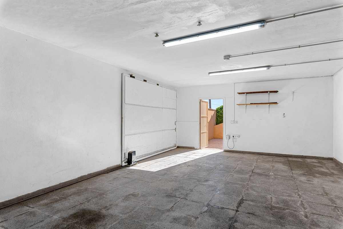 For sale - 5 Bedroom 3 Bathroom House - Detached Villa in Rojales - Ciudad Quesada  - Alicante