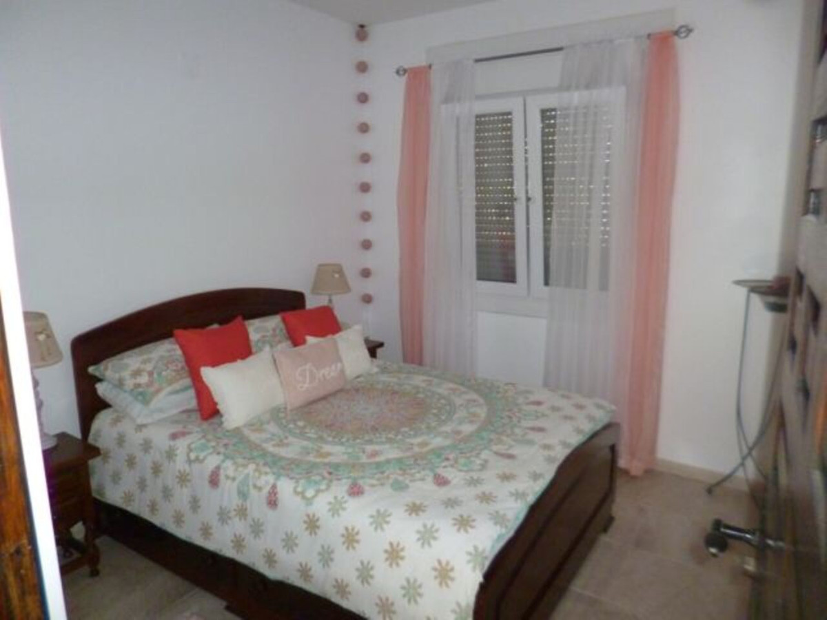 For sale - 5 Bedroom 4 Bathroom House - Detached Villa in Orihuela - Villamartin  - Alicante