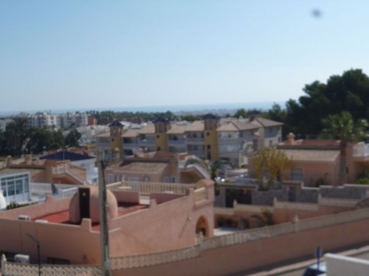 For sale - 5 Bedroom 4 Bathroom House - Detached Villa in Orihuela - Villamartin  - Alicante
