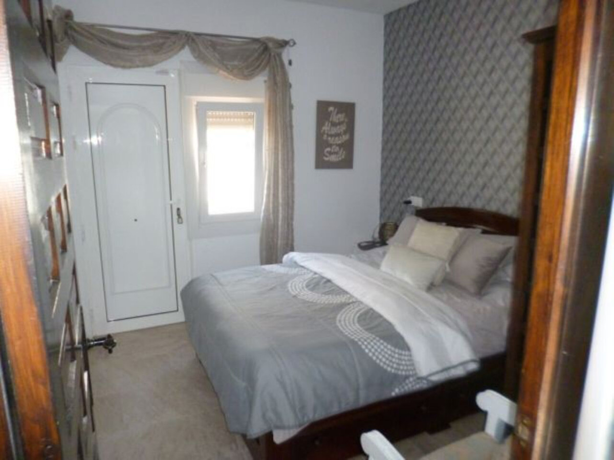 For sale - 5 Bedroom 4 Bathroom House - Detached Villa in Orihuela - Villamartin  - Alicante