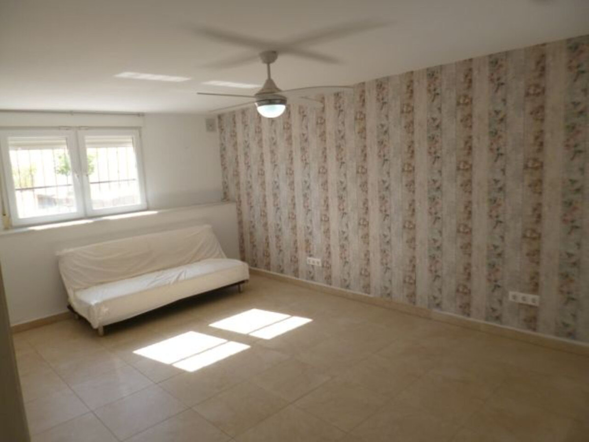 For sale - 5 Bedroom 4 Bathroom House - Detached Villa in Orihuela - Villamartin  - Alicante