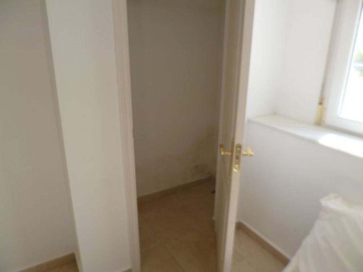 For sale - 5 Bedroom 4 Bathroom House - Detached Villa in Orihuela - Villamartin  - Alicante