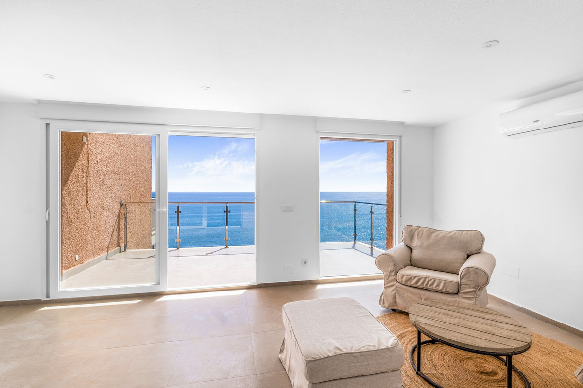 For sale - 2 Bedroom 2 Bathroom Apartment - Top Floor Apartment in Torrevieja - Playa Del Cura  - Alicante