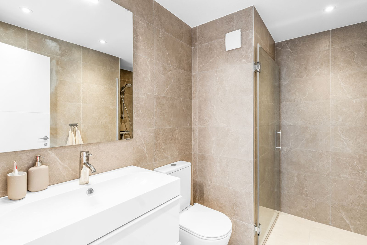 For sale - 2 Bedroom 2 Bathroom Apartment - Top Floor Apartment in Torrevieja - Playa Del Cura  - Alicante