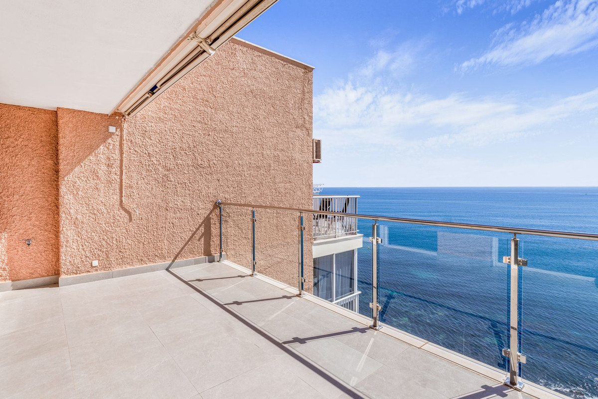 For sale - 2 Bedroom 2 Bathroom Apartment - Top Floor Apartment in Torrevieja - Playa Del Cura  - Alicante