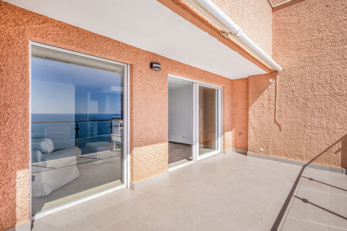 For sale - 2 Bedroom 2 Bathroom Apartment - Top Floor Apartment in Torrevieja - Playa Del Cura  - Alicante