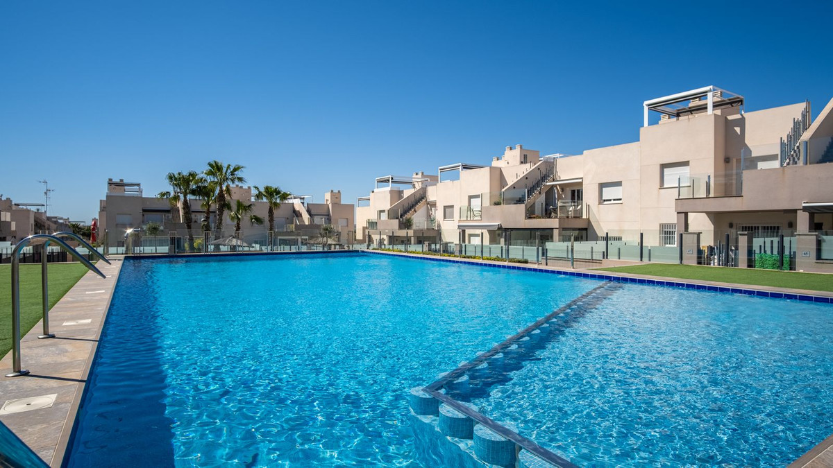 For sale - 3 Bedroom 2 Bathroom Apartment - Penthouse in Torrevieja - Aguas Nuevas  - Alicante