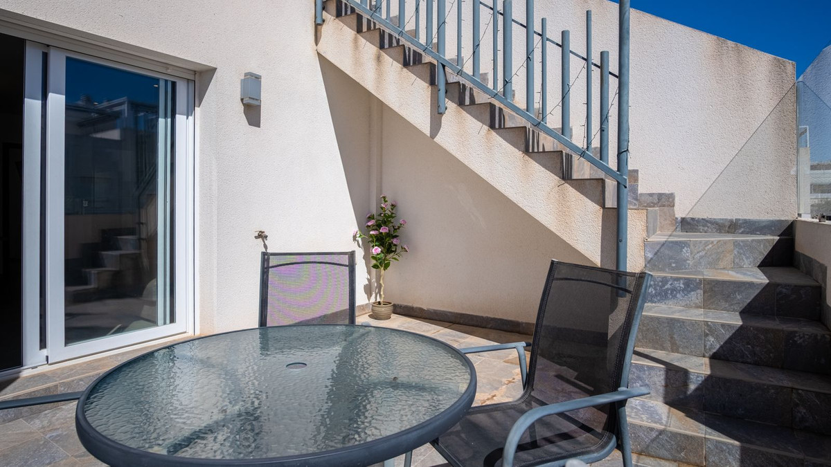 For sale - 3 Bedroom 2 Bathroom Apartment - Penthouse in Torrevieja - Aguas Nuevas  - Alicante