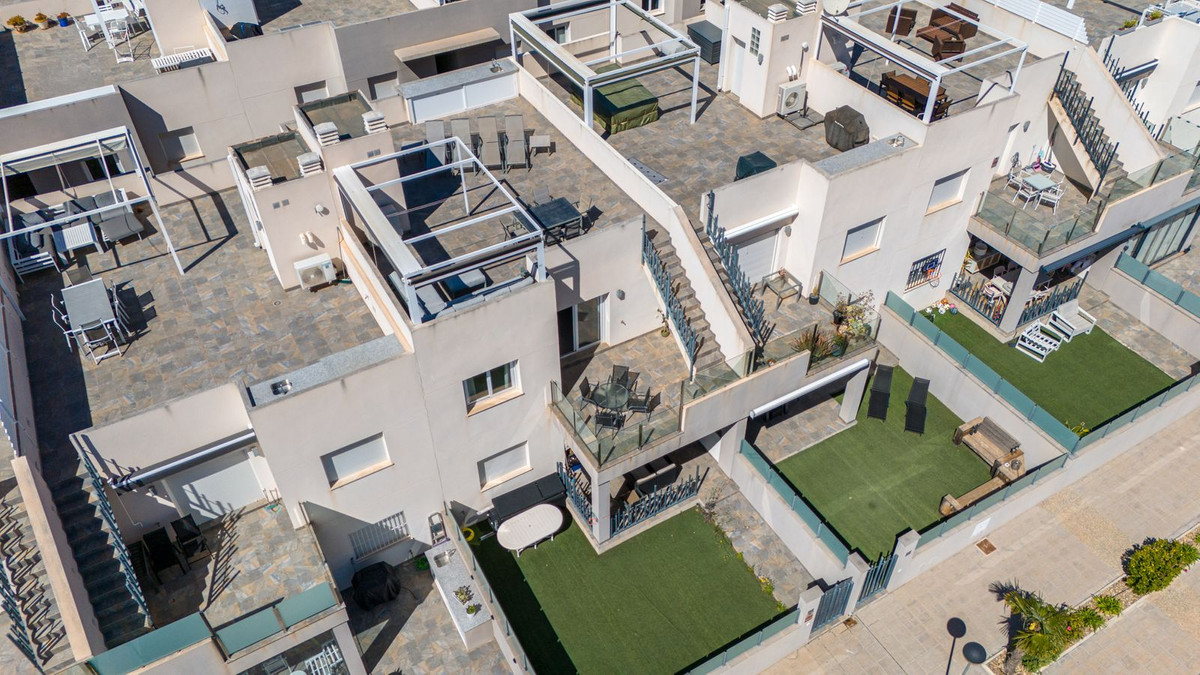 For sale - 3 Bedroom 2 Bathroom Apartment - Penthouse in Torrevieja - Aguas Nuevas  - Alicante