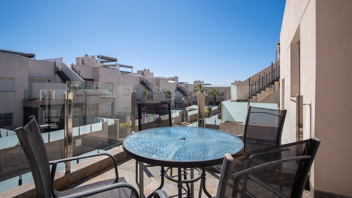 For sale - 3 Bedroom 2 Bathroom Apartment - Penthouse in Torrevieja - Aguas Nuevas  - Alicante