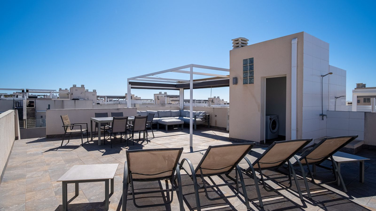 For sale - 3 Bedroom 2 Bathroom Apartment - Penthouse in Torrevieja - Aguas Nuevas  - Alicante