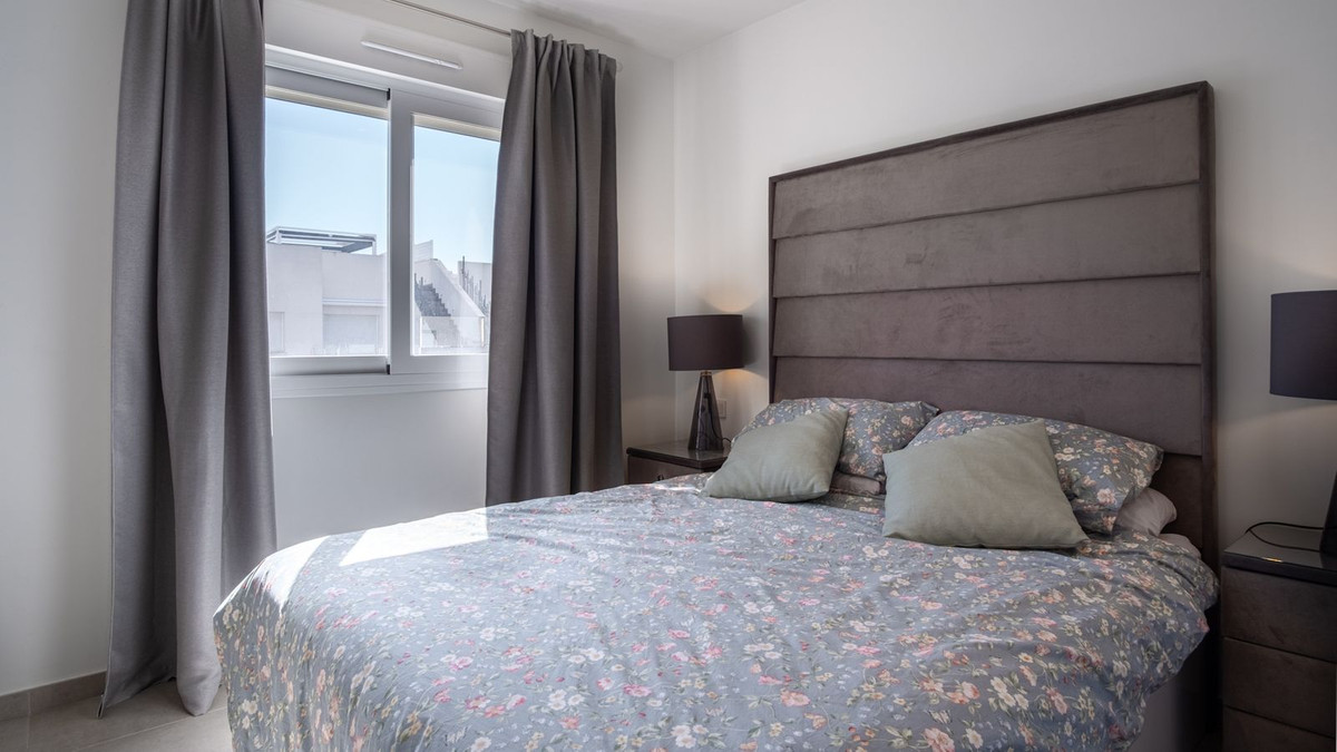 For sale - 3 Bedroom 2 Bathroom Apartment - Penthouse in Torrevieja - Aguas Nuevas  - Alicante