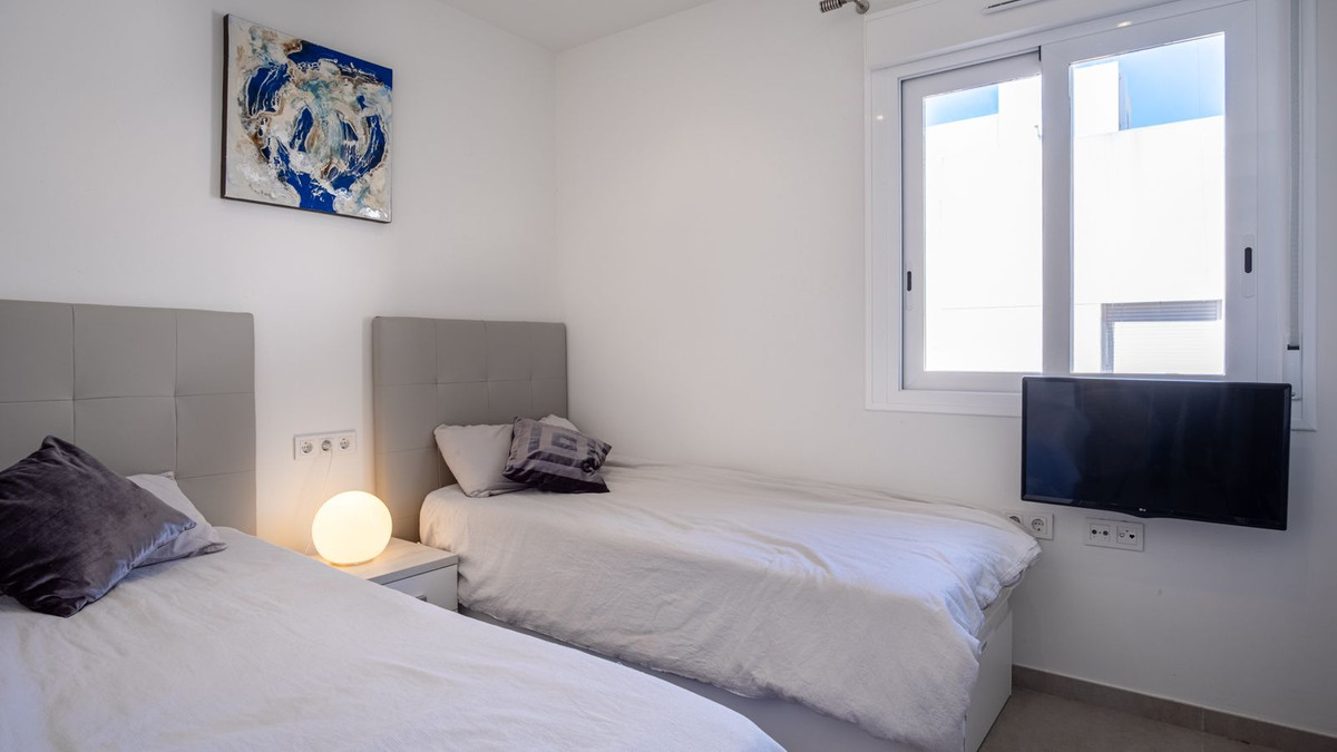 For sale - 3 Bedroom 2 Bathroom Apartment - Penthouse in Torrevieja - Aguas Nuevas  - Alicante