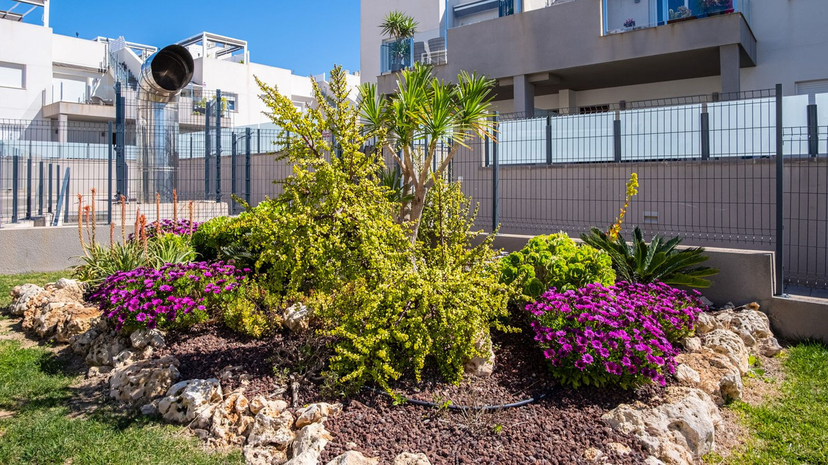 For sale - 3 Bedroom 2 Bathroom Apartment - Penthouse in Torrevieja - Aguas Nuevas  - Alicante