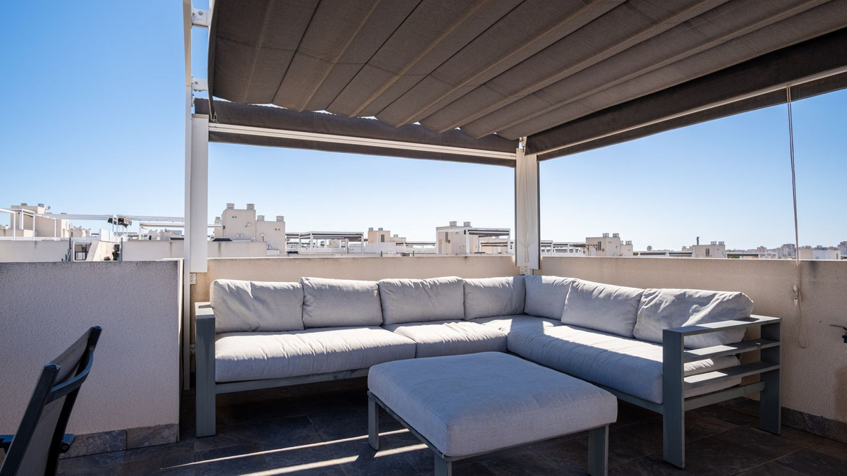 For sale - 3 Bedroom 2 Bathroom Apartment - Penthouse in Torrevieja - Aguas Nuevas  - Alicante