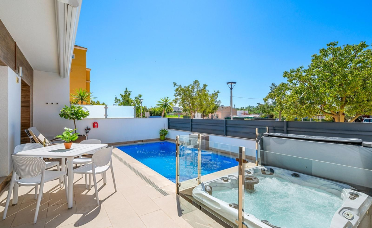 For sale - 3 Bedroom 2 Bathroom House - Townhouse in Rojales - Rojales Centro  - Alicante