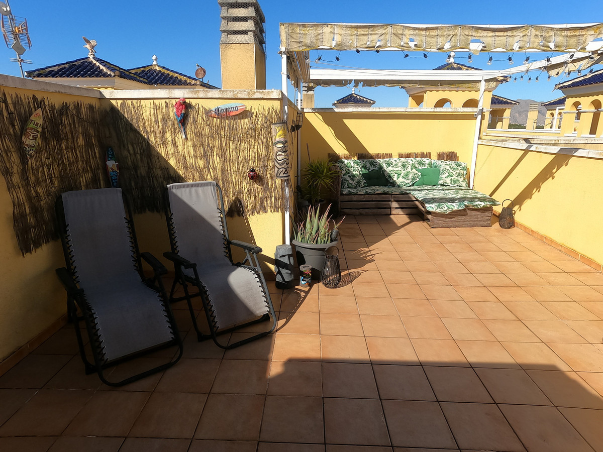 For sale - 2 Bedroom 1 Bathroom Top Floor Apartment in Algorfa - Algorfa Centro  - Alicante