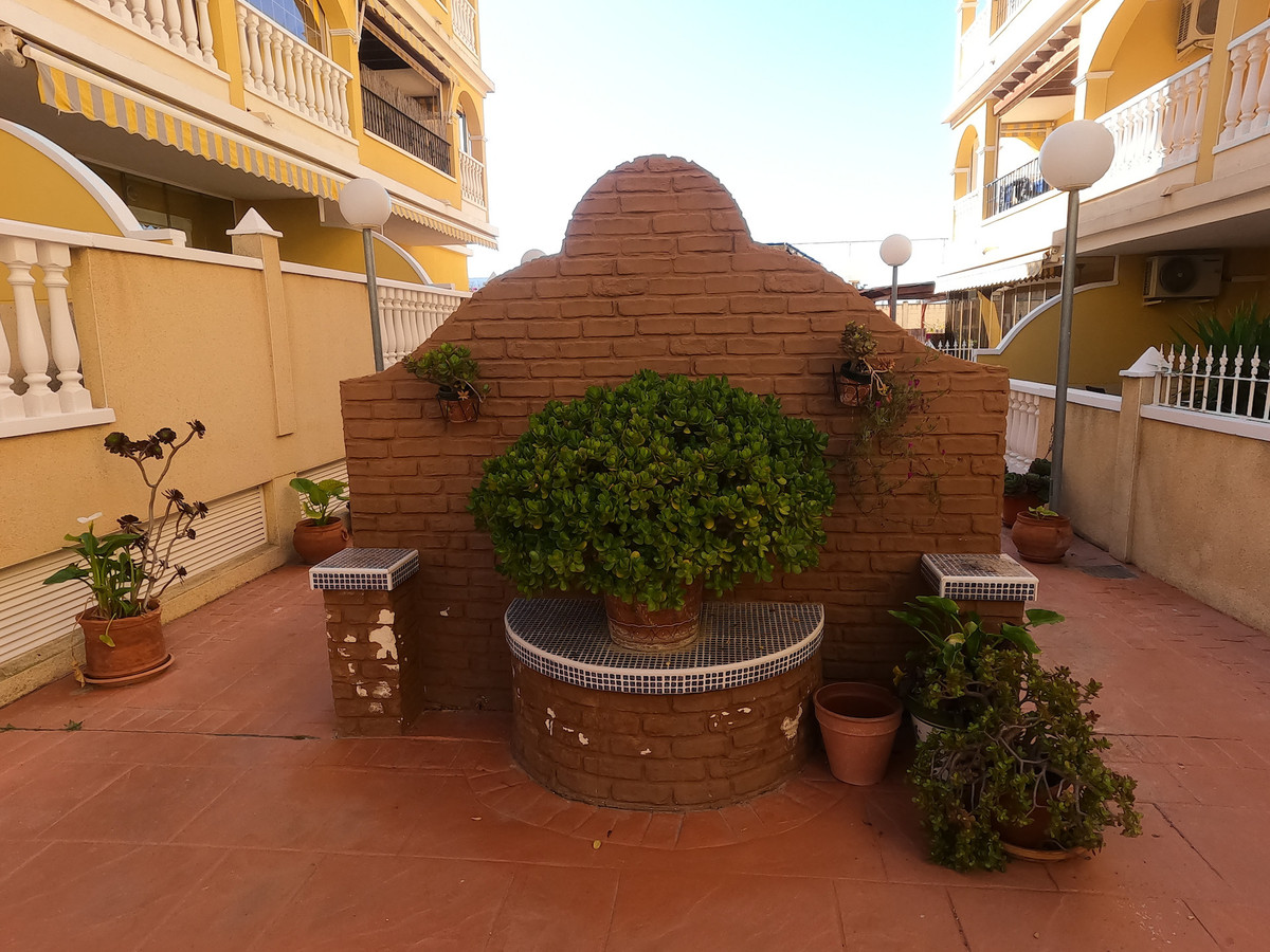 For sale - 2 Bedroom 1 Bathroom Top Floor Apartment in Algorfa - Algorfa Centro  - Alicante